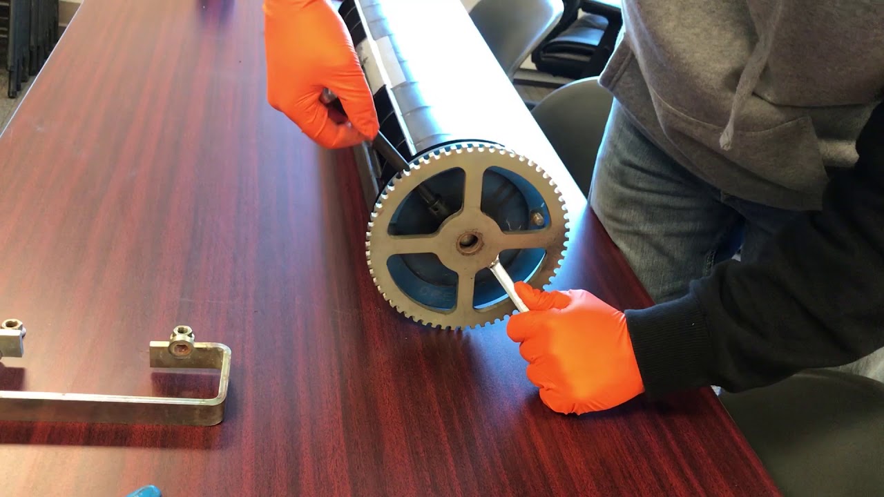 John Deere Meter Rollers: How to disassemble, clean out, and reassemble. -Gooseneck Virtual Clinics