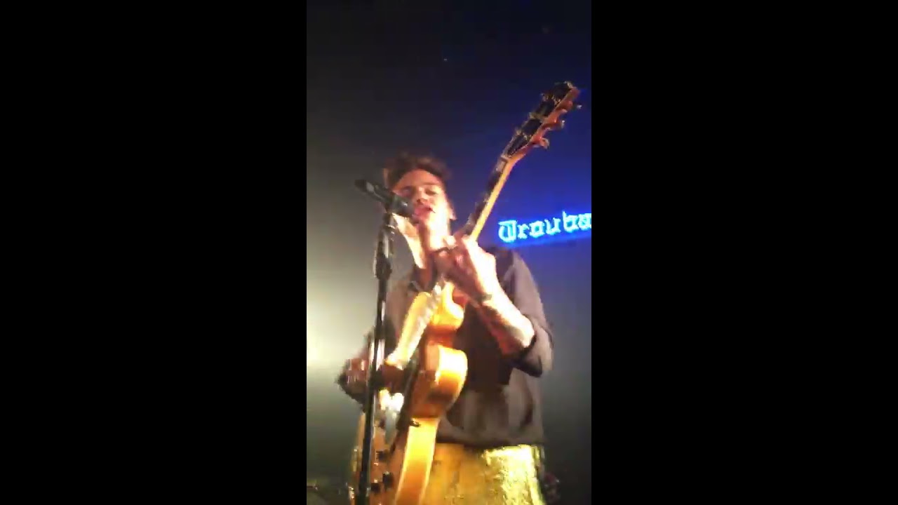 HARRY STYLES SECRET LA SHOW @ THE TROUBADOUR // CAROLINA