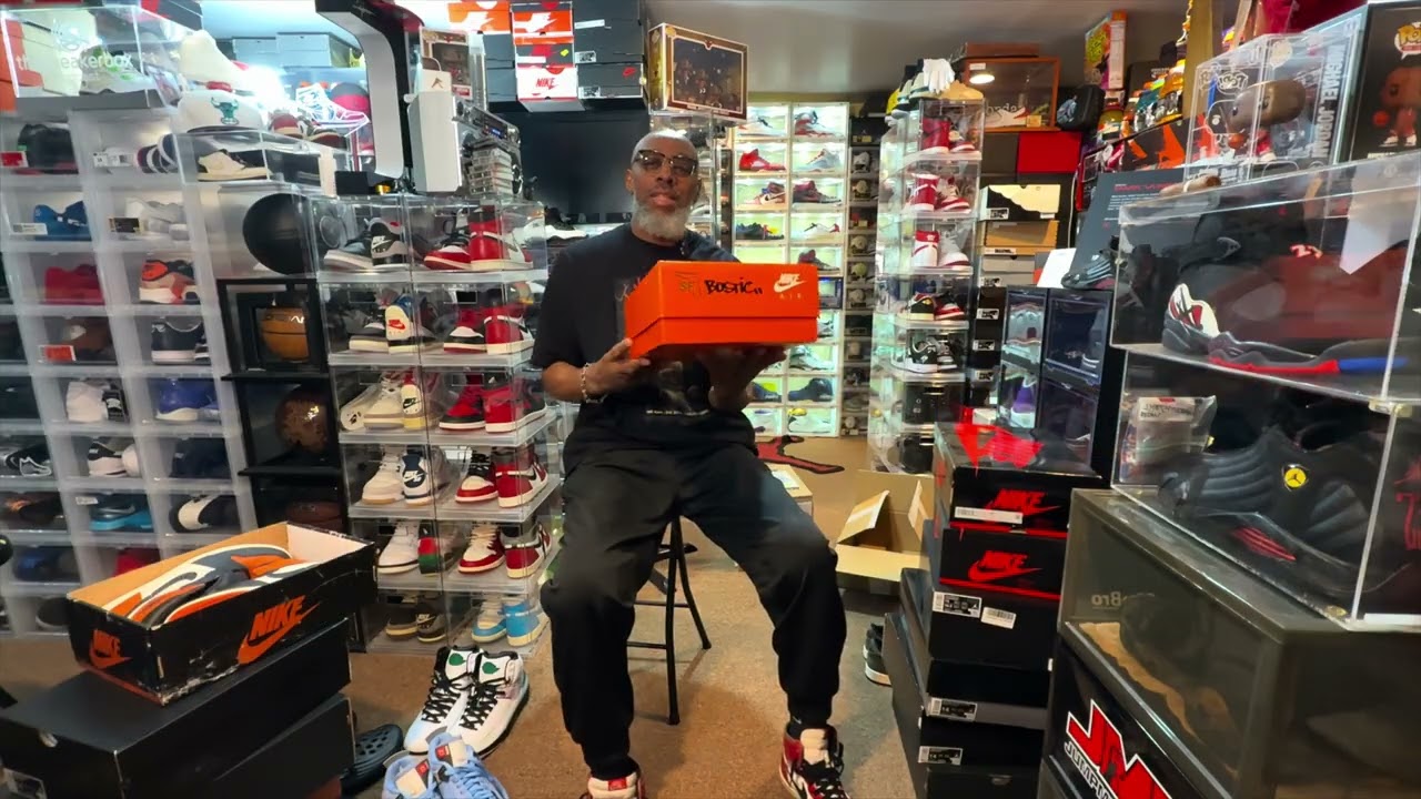Кроссовки Jordan 1 &laquo;Chicago&raquo; 1985 года на ногах. Ежегодная традиция 1 января.