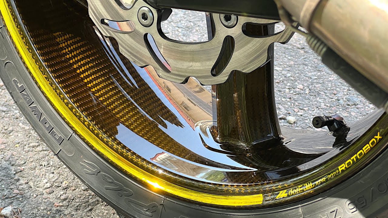 Glorious CBR1100XX Blackbird #5 - Carbon wheels