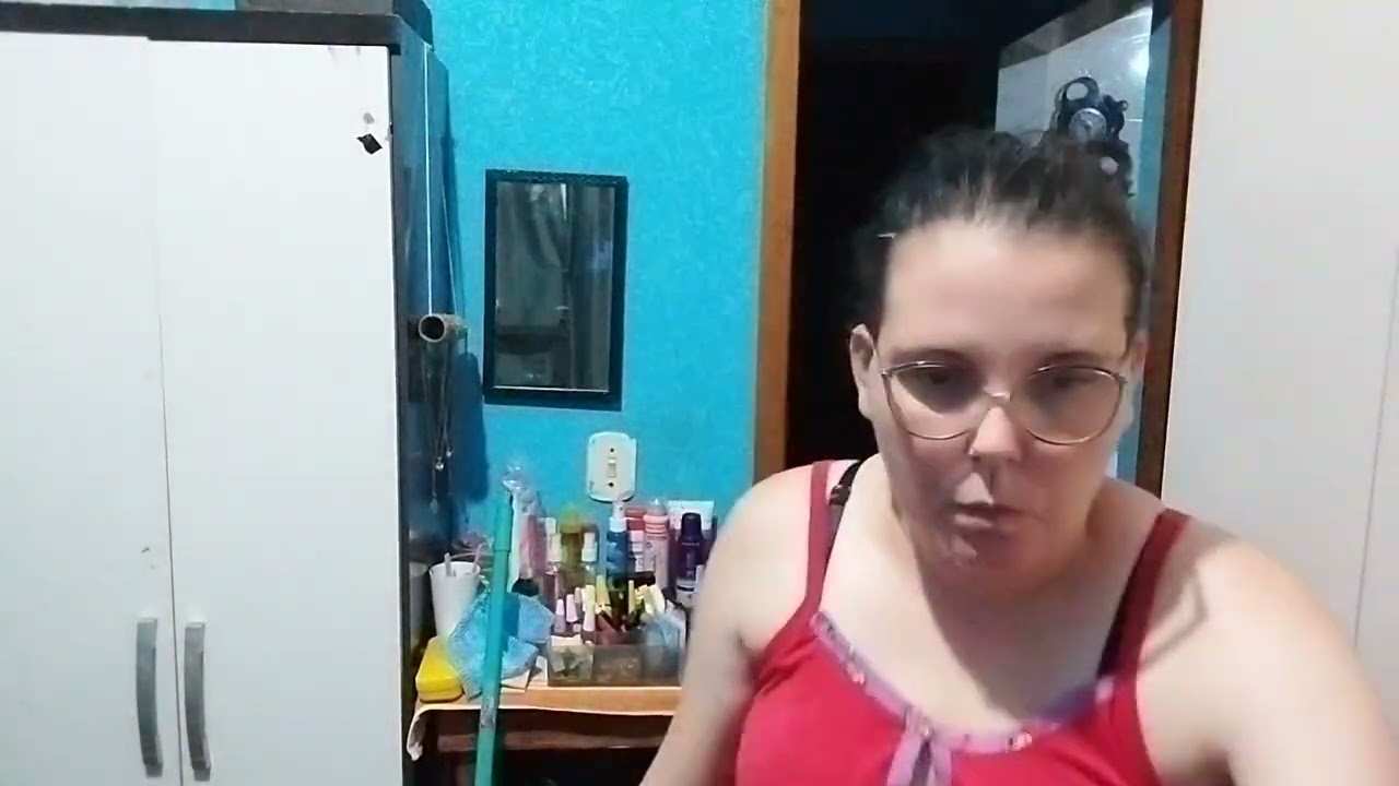 Rotina de terça-feira de uma mãe solo e atípica. 