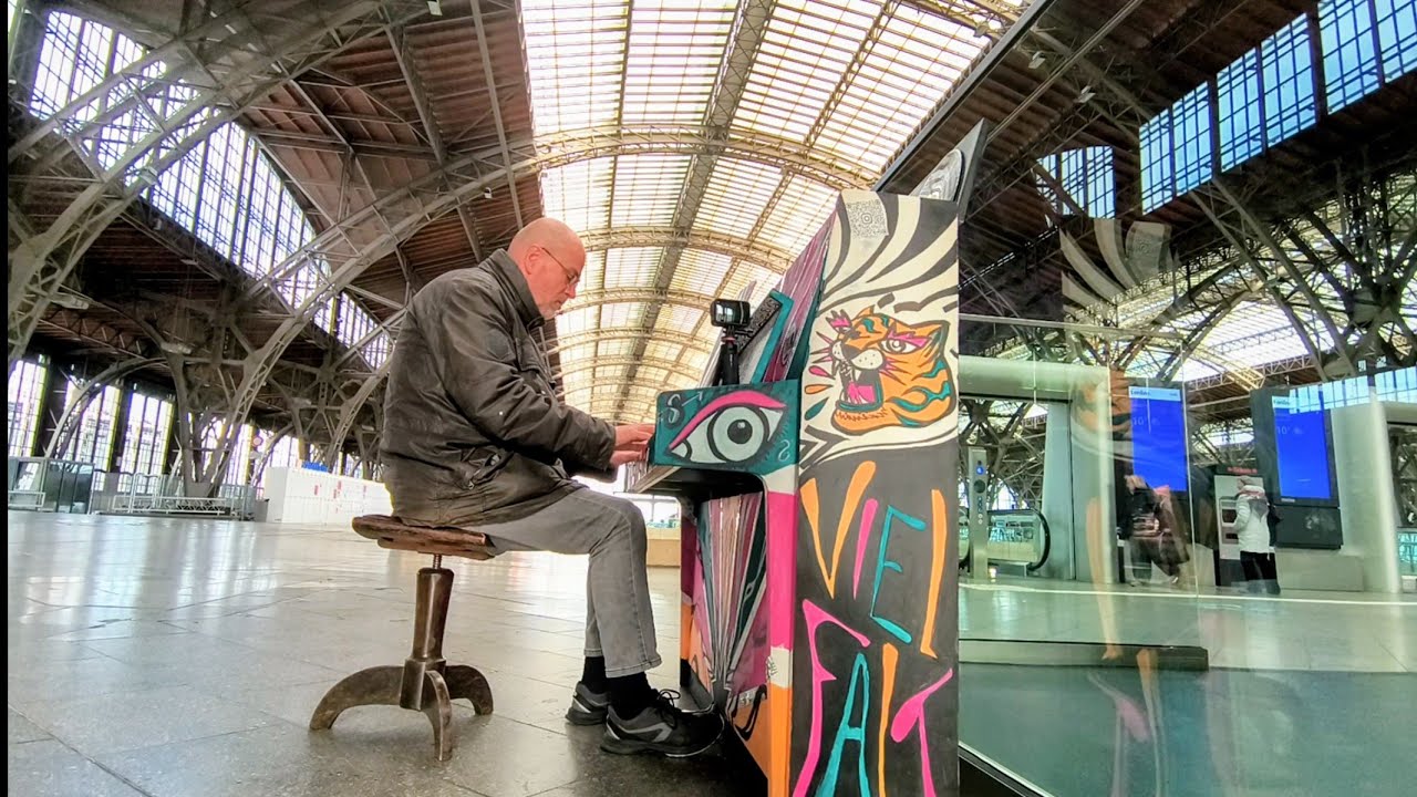 Public piano in Leipzig - Le Rêve (Traditional / Ricky King, Arr.: Heumann)