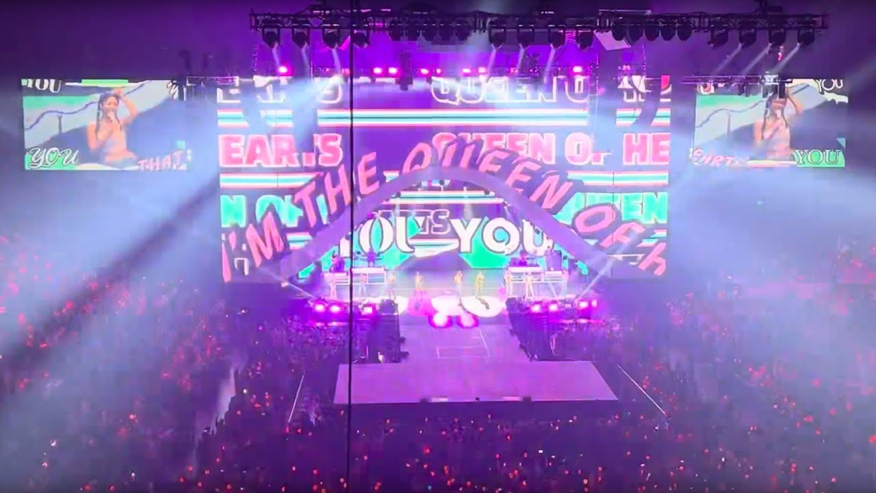 TWICE - Queen of Hearts  | “Ready To Be” 5th World Tour (Toronto) 230702 | FanCam