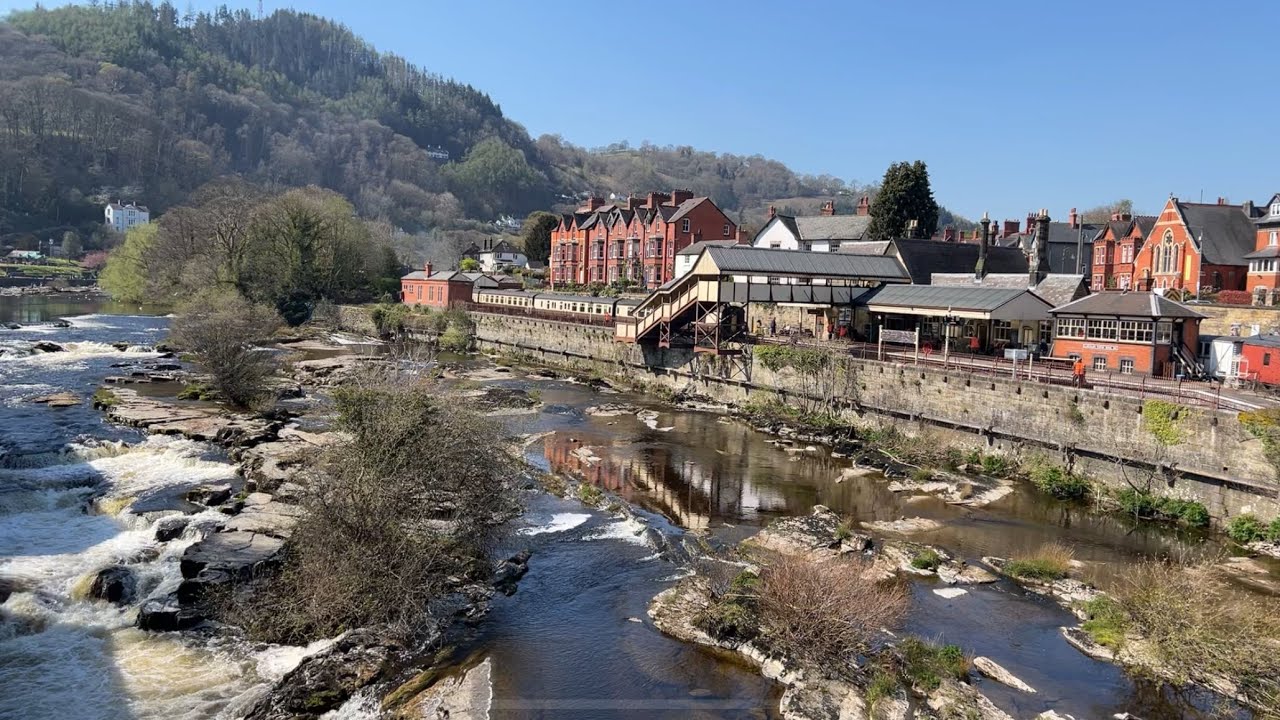 Llangollen, Wales - walking tour by the Rambling Ramber