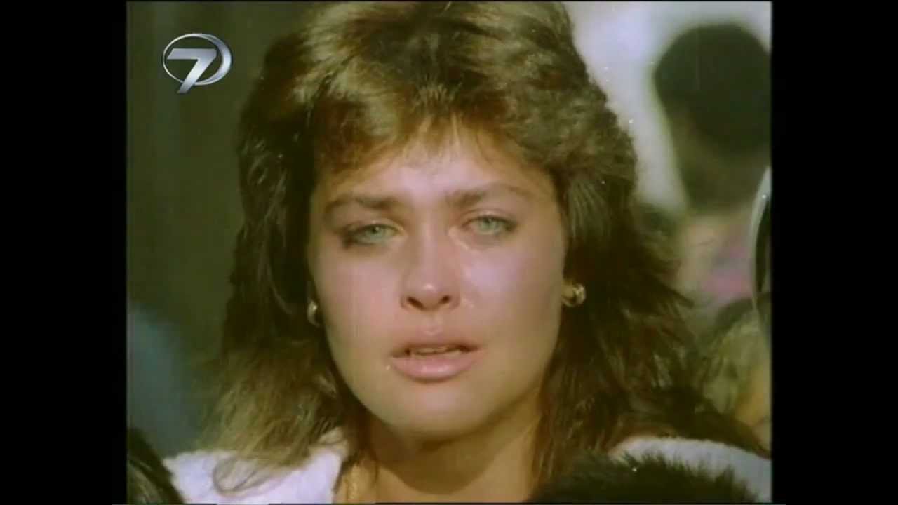 İbrahim Tatlıses ve H&uuml;lya Avşar- Leylim Ley ( Mavi Mavi ) HD