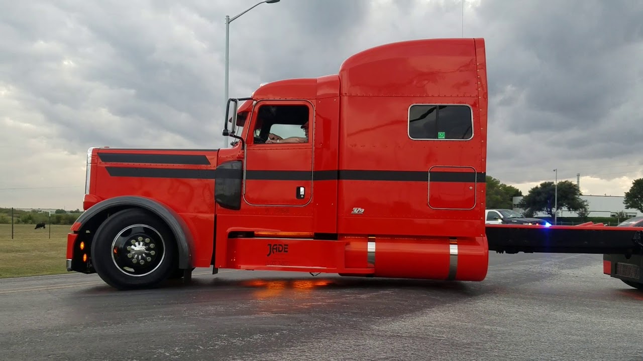 2017 CLASS PAYS CONVOY LEAVING PETERBILT FACTORY