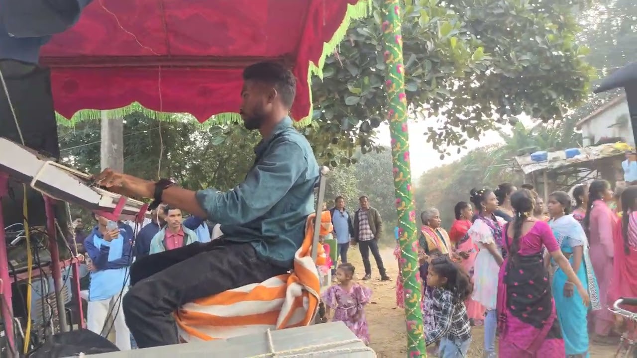 Kusmai langi soura//trending song. Munna musical band group..