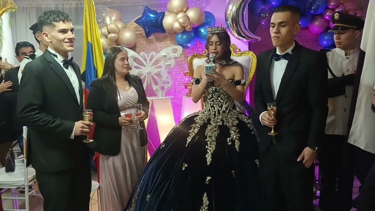 XV DOÑA AZUL NOCHE ESTRELLADO CON DORADO