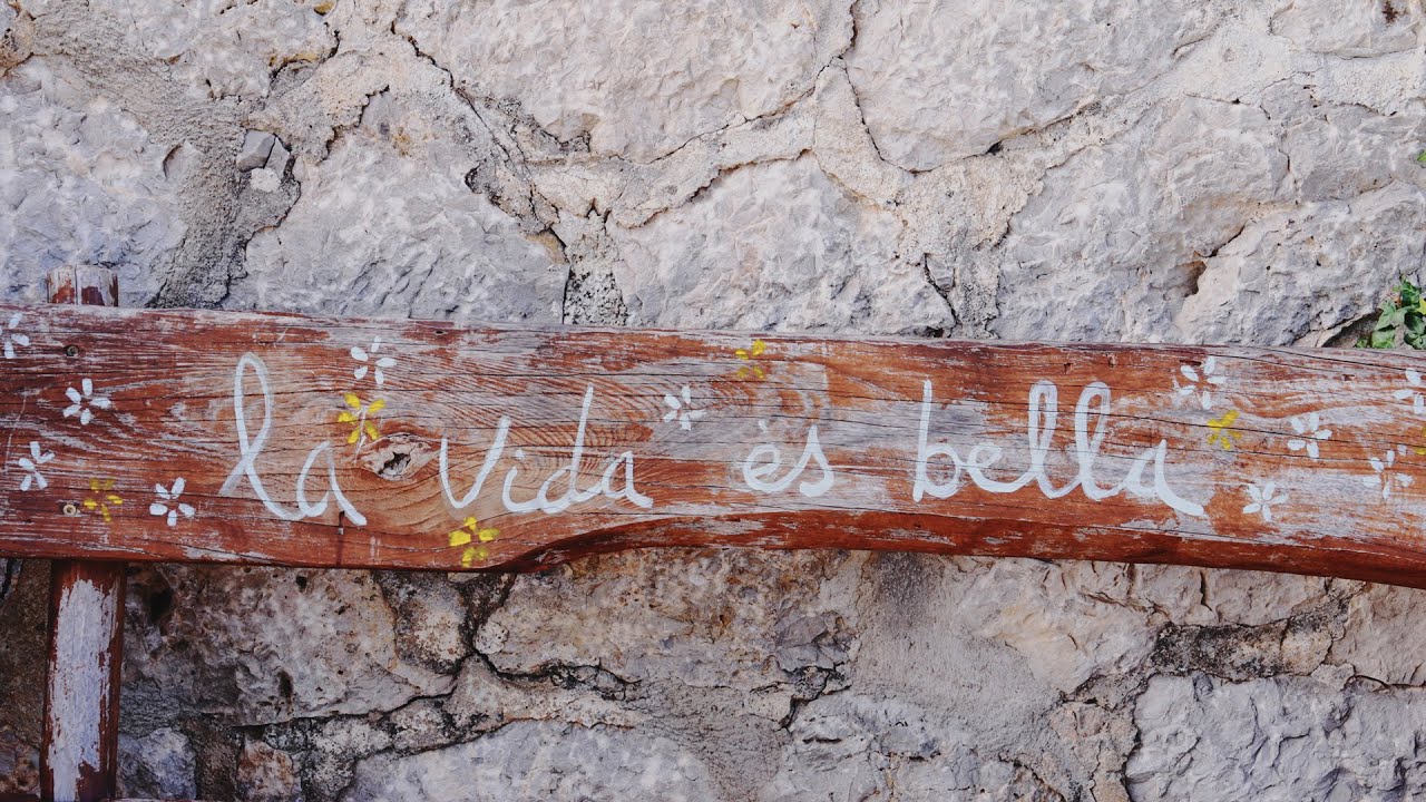 LA VIDA ES BELLA