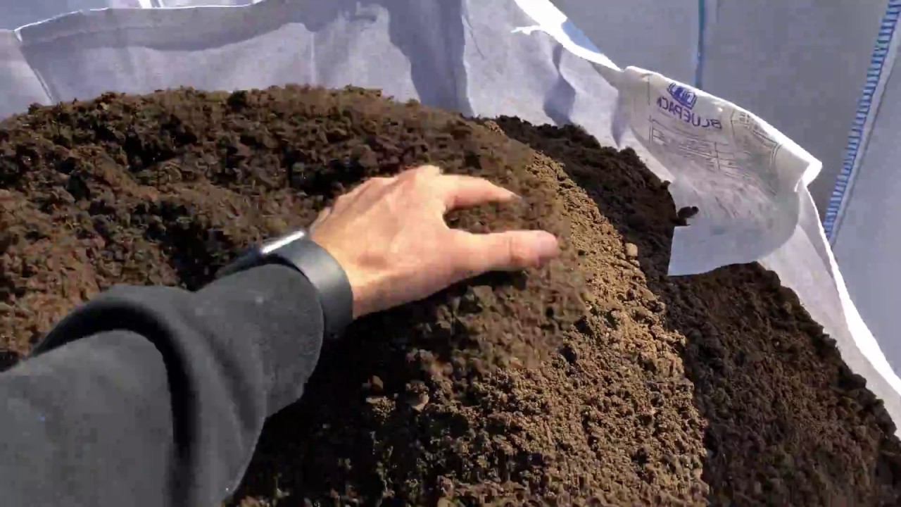 Kvalitets topdressing til gr&aelig;spl&aelig;ne