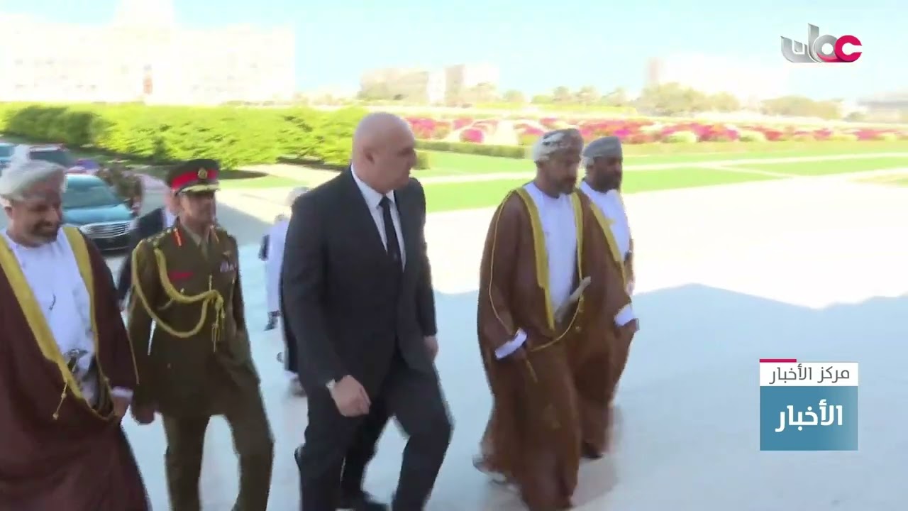 الرئيس اللبناني يزور جامع السلطان قابوس الأكبر في إطار زيارته الرسمية إلى سلطنة عُمان.