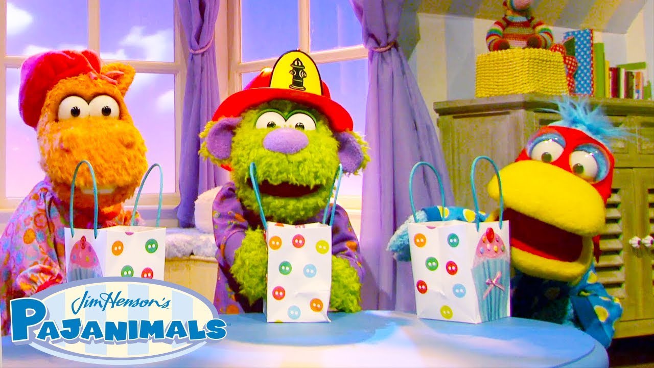 Trick-or-Treating with the Pajanimals! | Halloween | Pajanimals