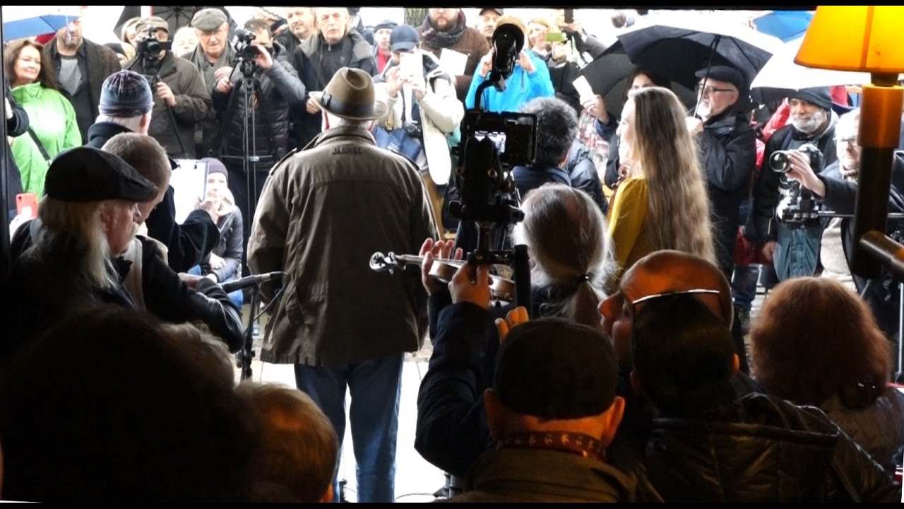 Piwnica pod Baranami Wielkie wydarzenie w maleńkiej kawiarence Vis-à-vis