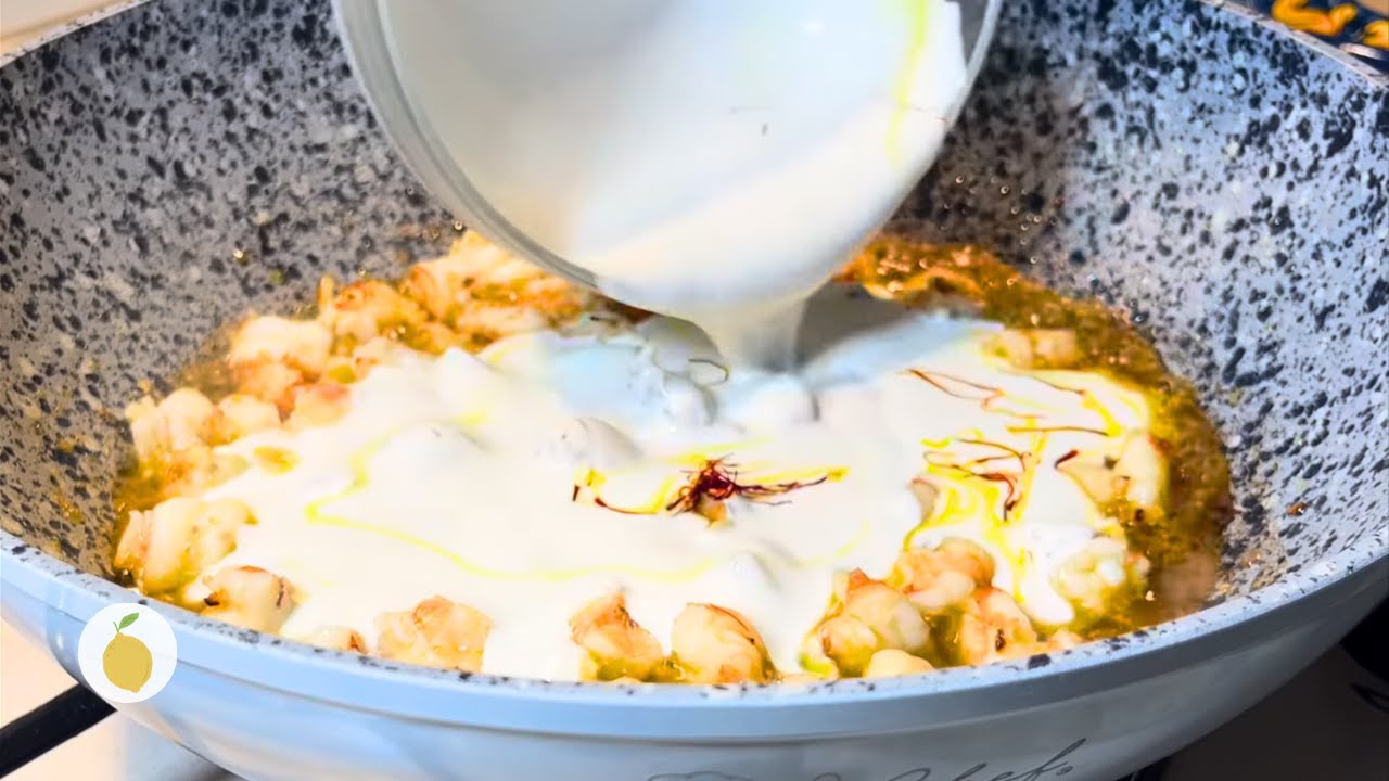 Gnocchi di Zucchine con Panna, Gamberi e Zafferano | Pranzo facile, veloce e buonissimo! Strepitoso!