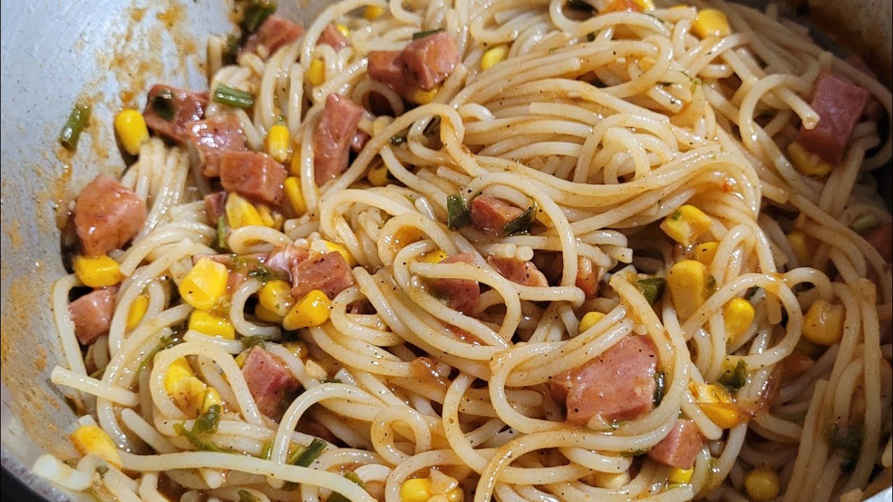 MACARR&Atilde;O COM CALABRESA SIMPLES / macarronada de calabresa
