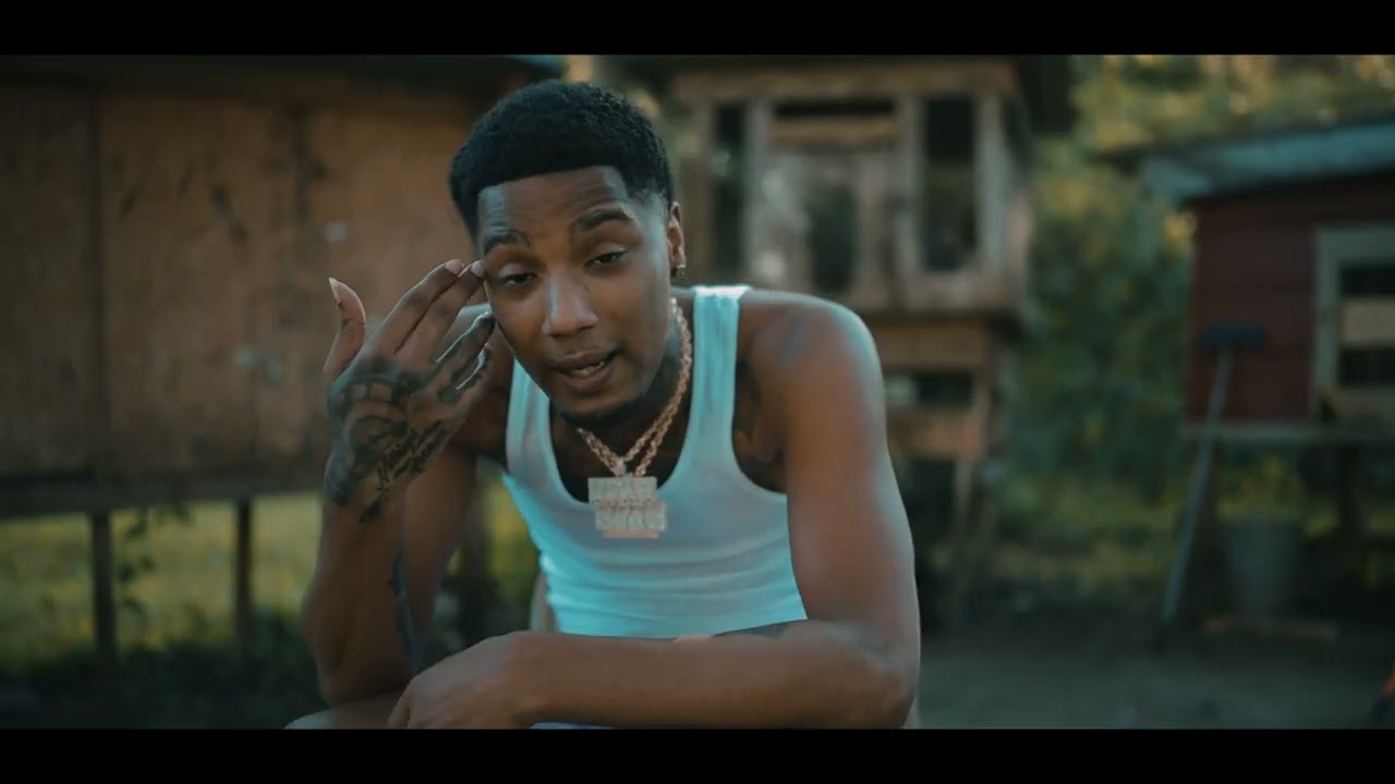 Trenchrunner Poodie - What Am I (Official Video)