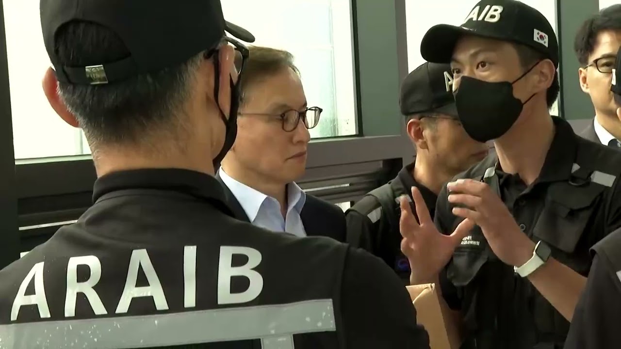 Report says pilot shut wrong engine before Jeju Air crash | REUTERS