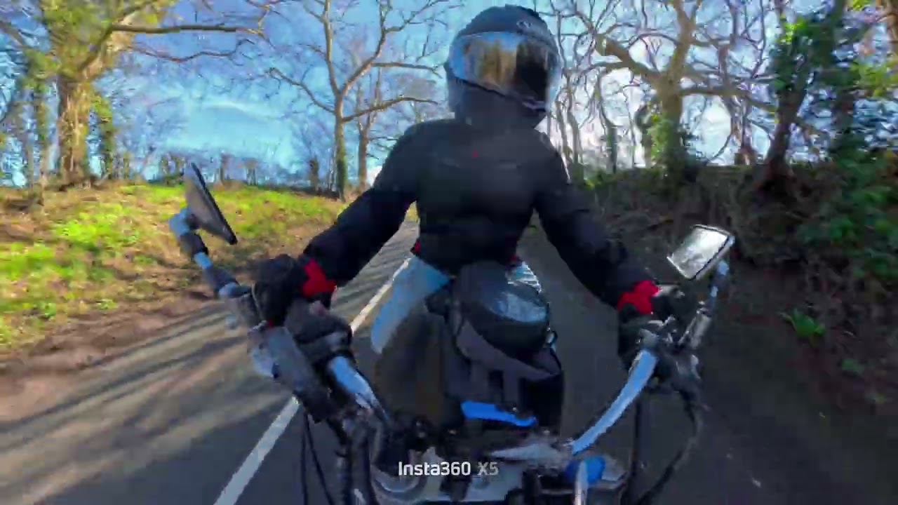 Country Roads + Old Bike = Happiness! @insta360 #happiness #bikelife @AlpinestarsVideos 