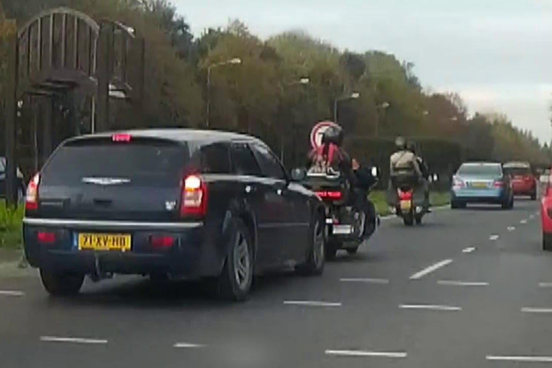 Onbesuisde actie motorrijder
