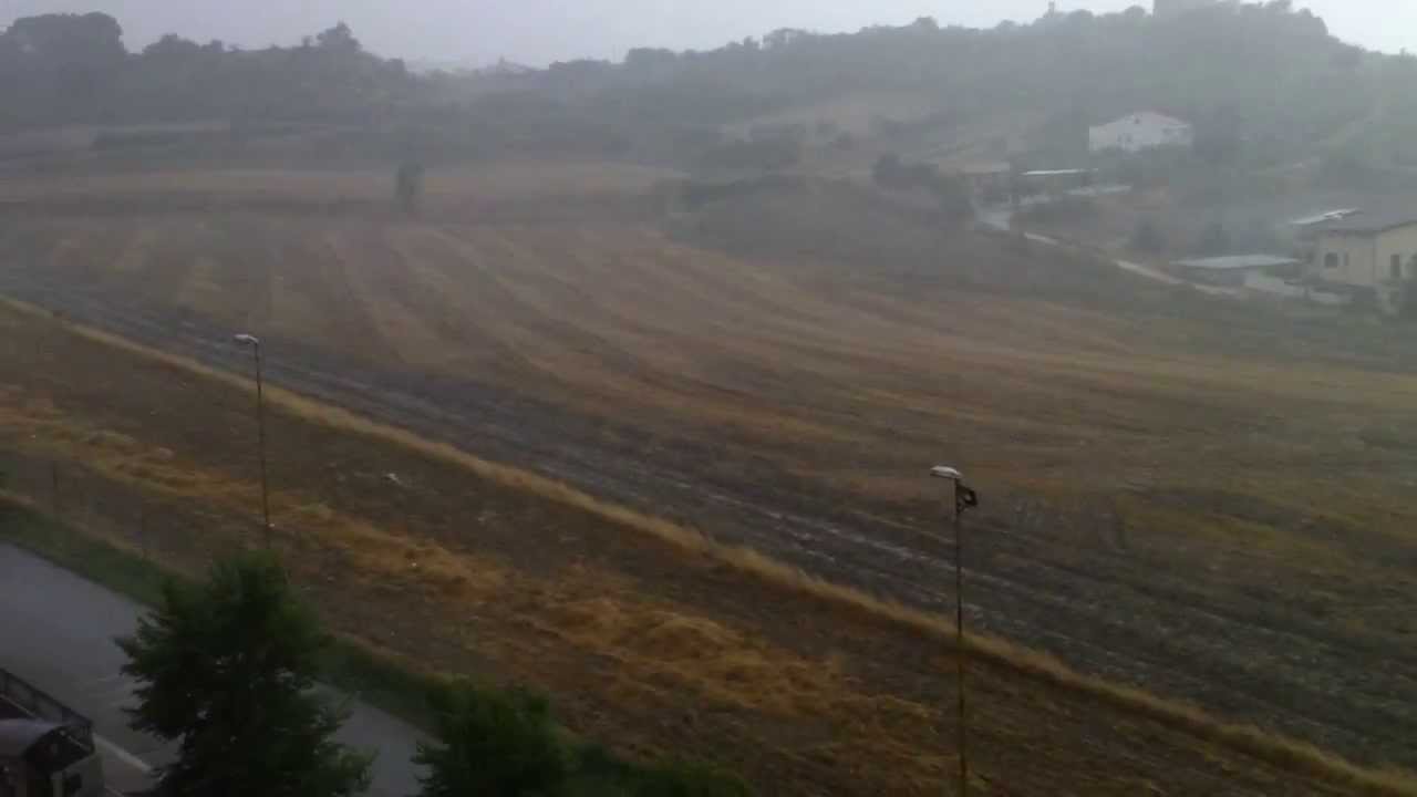 Fulmine caduto a 10 metri Gravina in Puglia 10/07/13