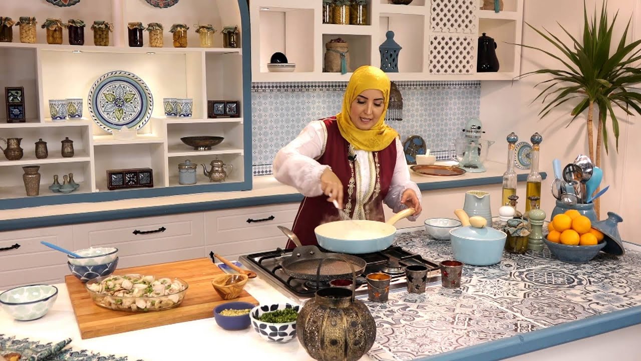 صينية دجاج بالخضروات و صلصة الجبن و فطائر الملاوي المغربية بالبصل و بسبوسة بالسميد ( الجزء الرابع)