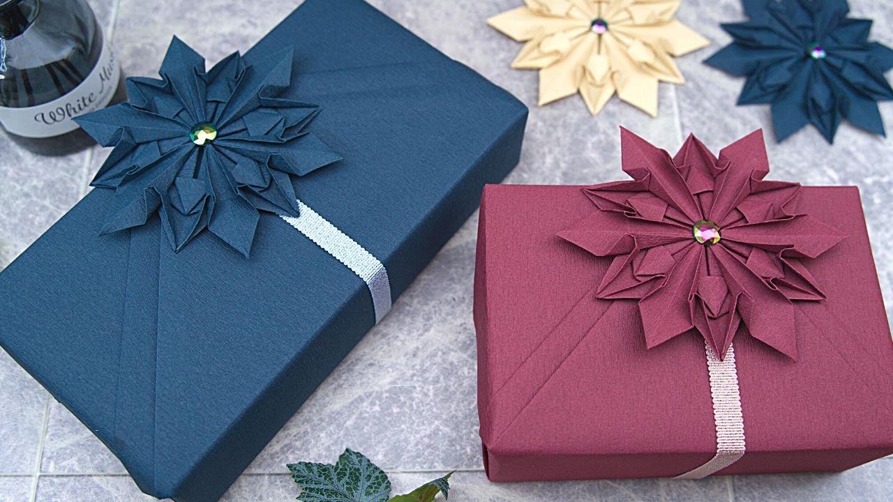 Gift Wrapping Ideas | Snowflake Paper Ornament for Christmas (Dennis Walker) | I. Sasaki Original
