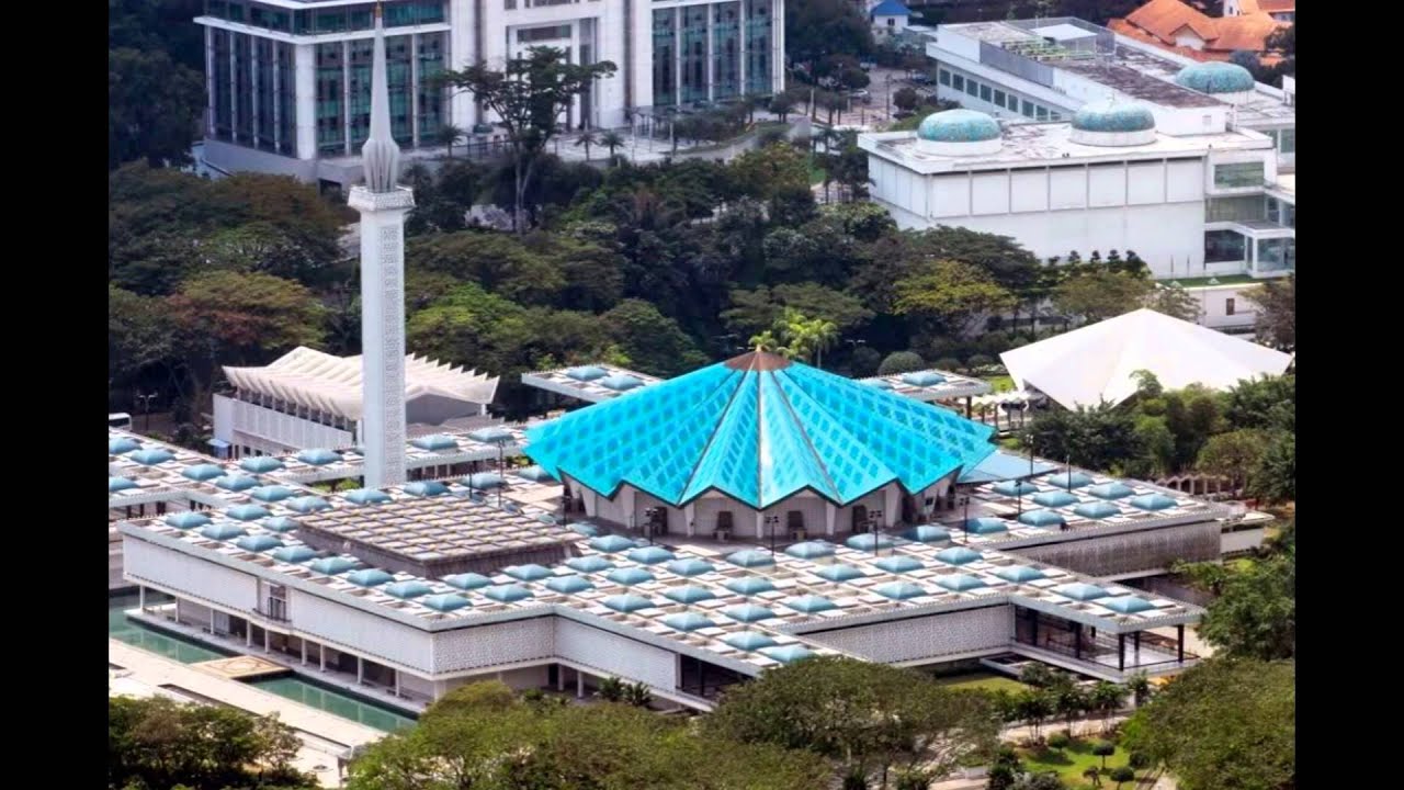 Masjid Negara - Tourist Attractions in Malaysia