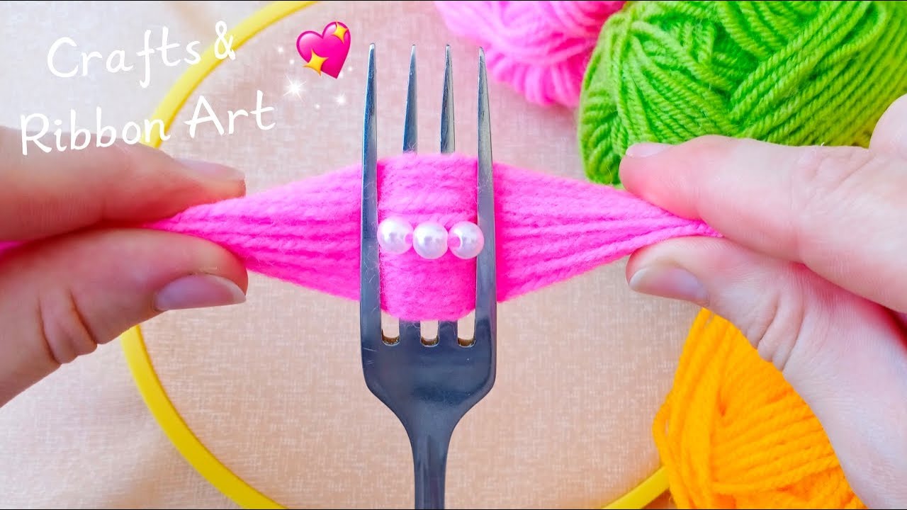 It's so Cute 💖🌟 Superb Woolen Flower Making Idea with Fork - You will Love It - DIY Adorable Flowers