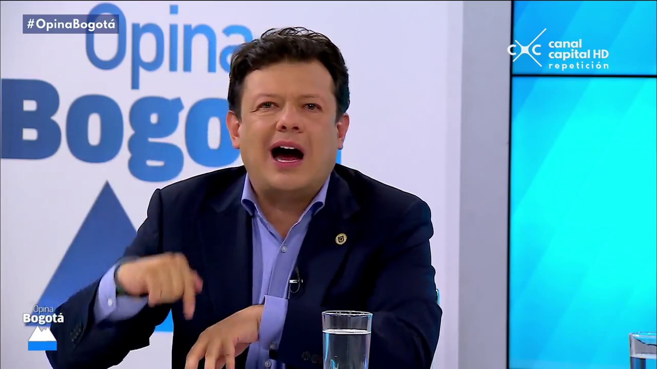 Opina Bogotá-TransMilenio: Hollman Morris y Miguel Uribe debaten sobre la situación de TransMilenio