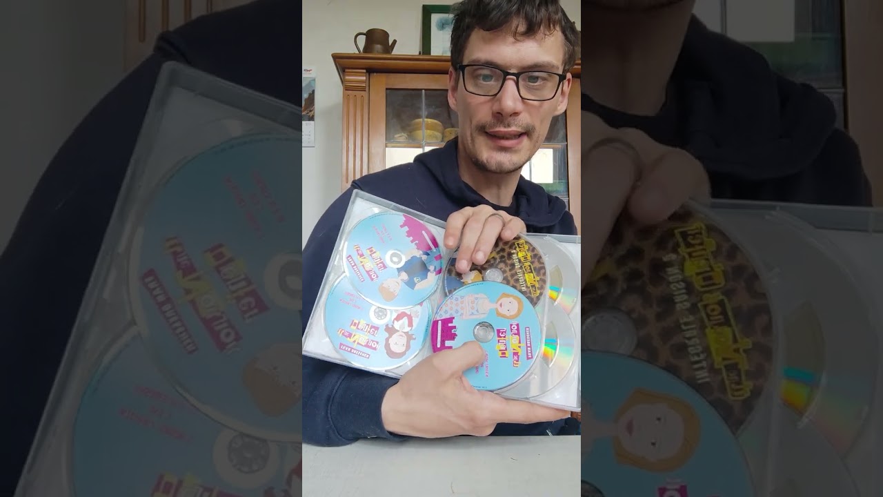 Coffret DVD saison 1 3 de la nounou d'enfer explication personnages