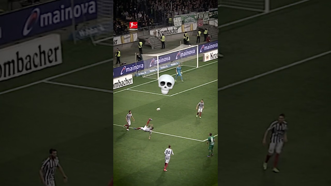 Overhead Kick as Defender? 🔥 No Problem for Marco Fabian! 🤯