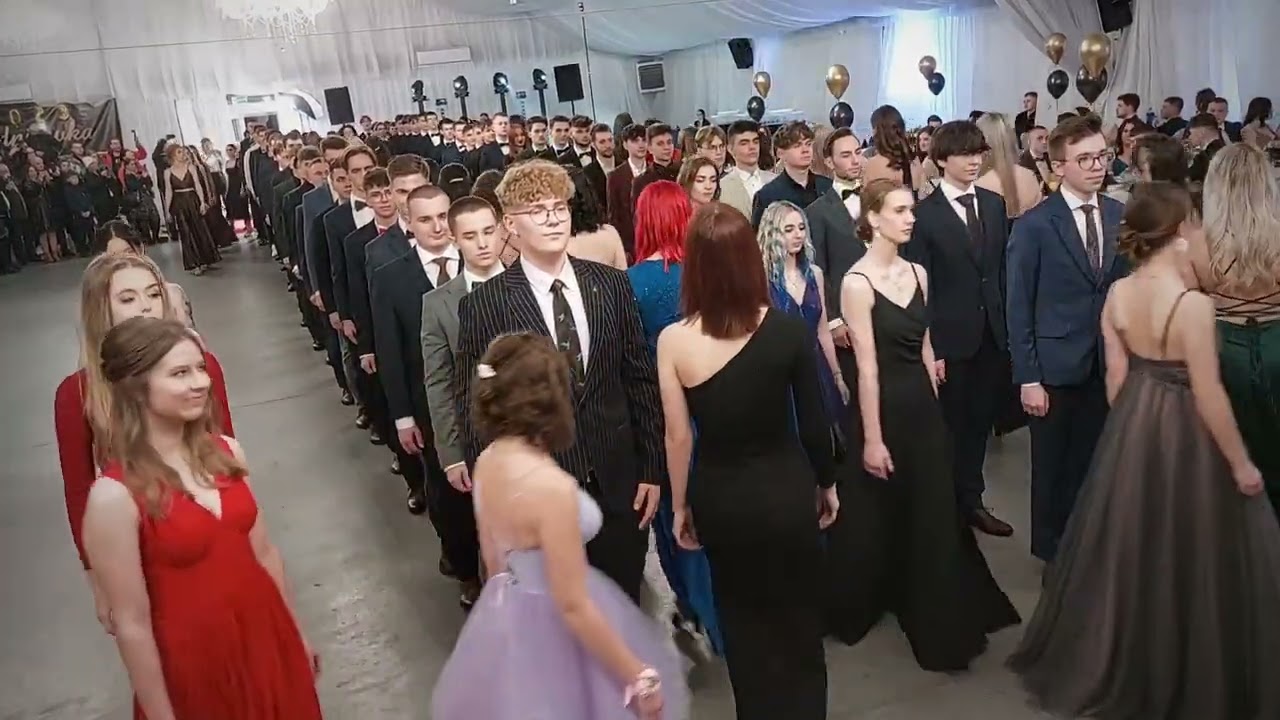 Studniówka 2023   Polonez i część oficjalna