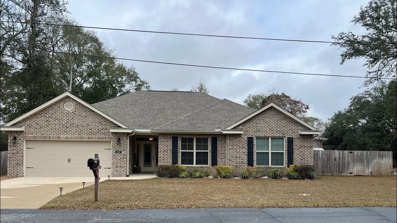 320 Hillcrest Ave, Valparaiso, FL - 4/2 with pool and boat parking