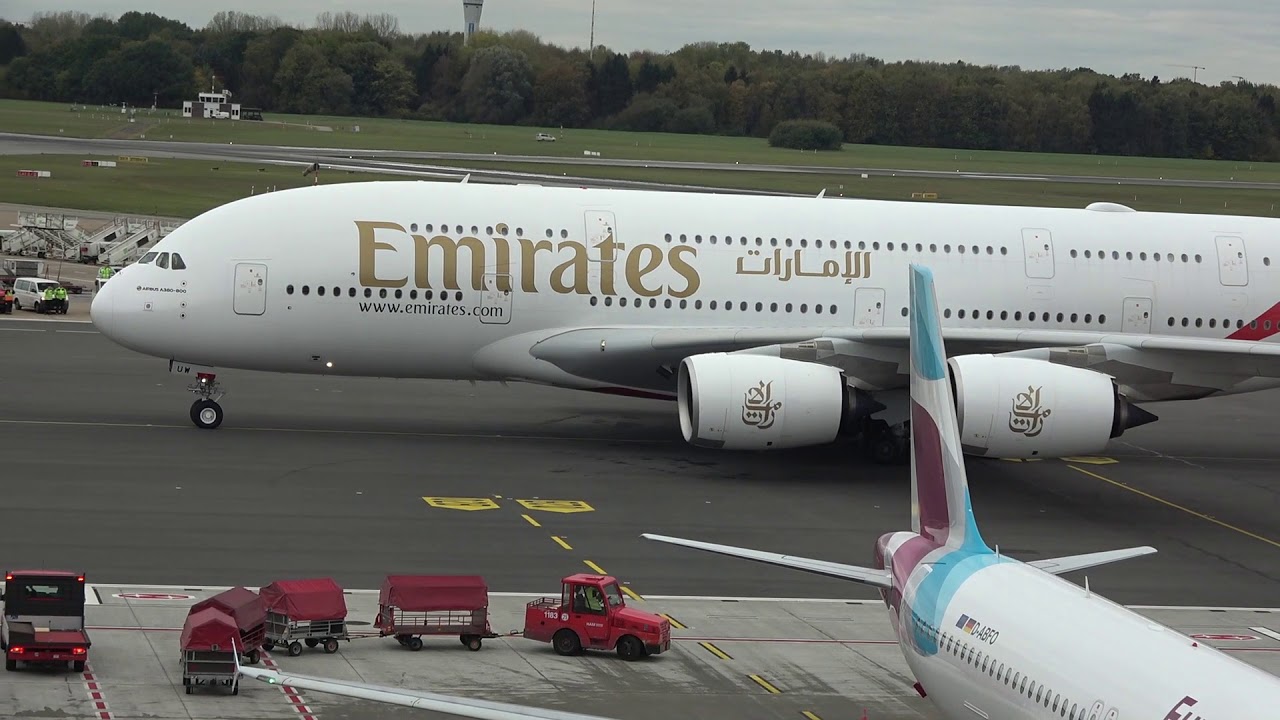 Erster  Emirates Airbus A380 in Hamburg am  29.Oktober 2018