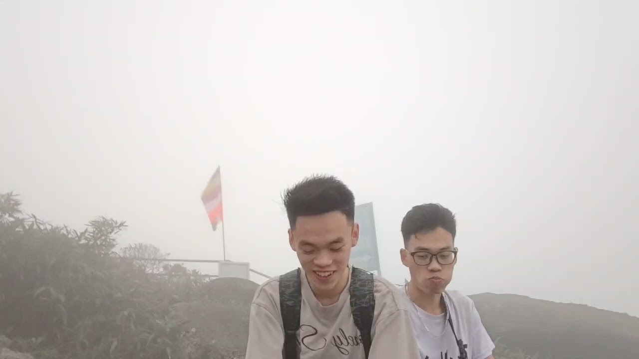Ăn trứng của bisko trên đỉnh Yên Tử!!!