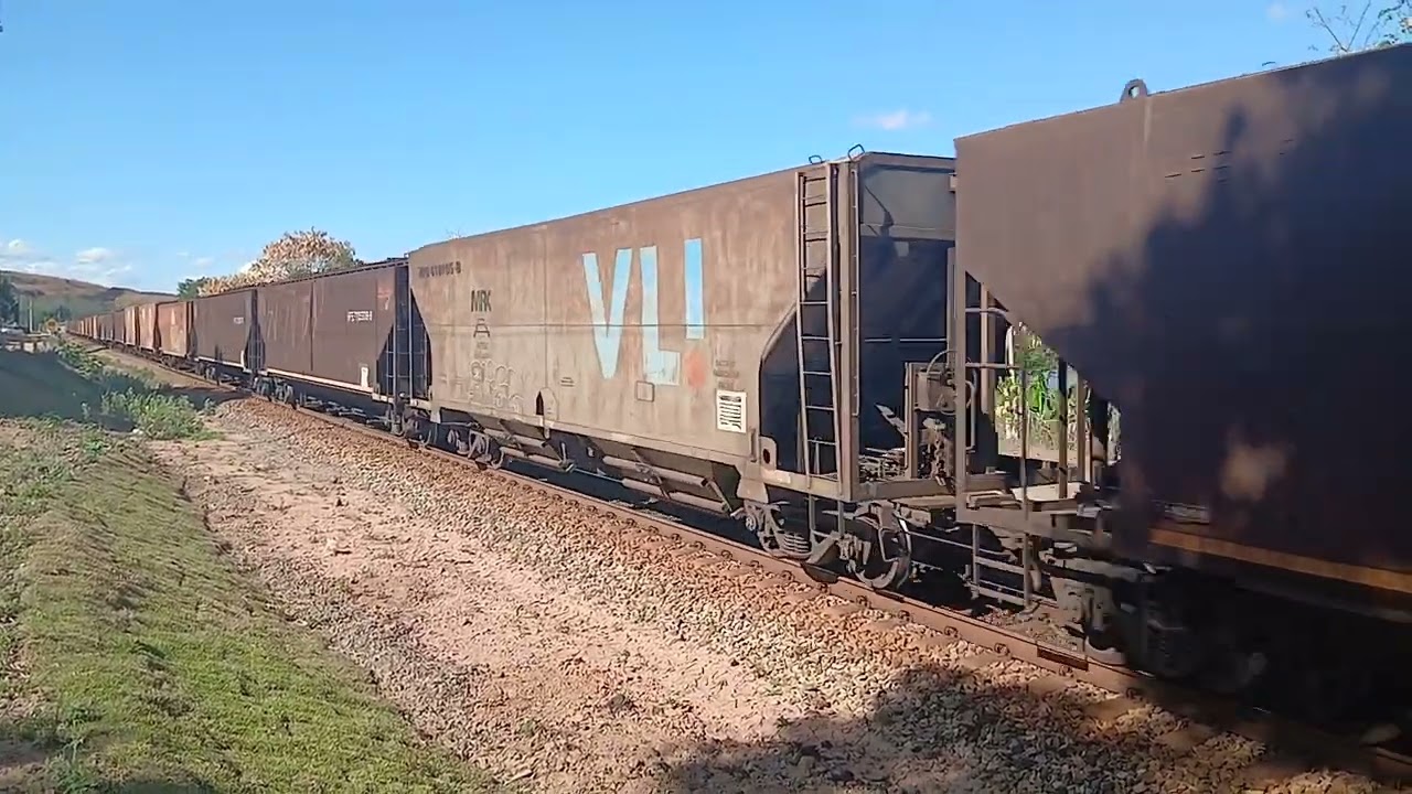 Trem de carga vazio em Periquito-MG