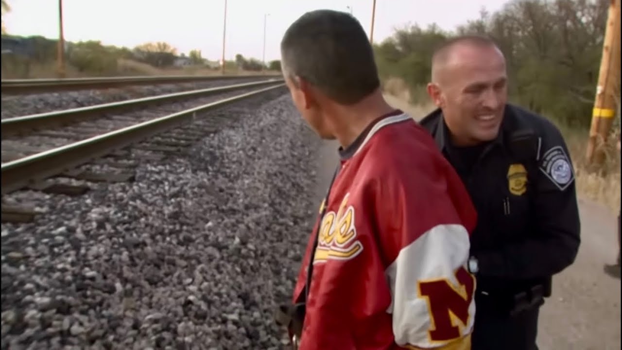 Cops Tv show Nogales Arizona. Border patrol episode. (2010).