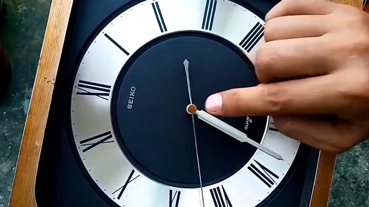 Использование неисправных часов может быть практичным решением.