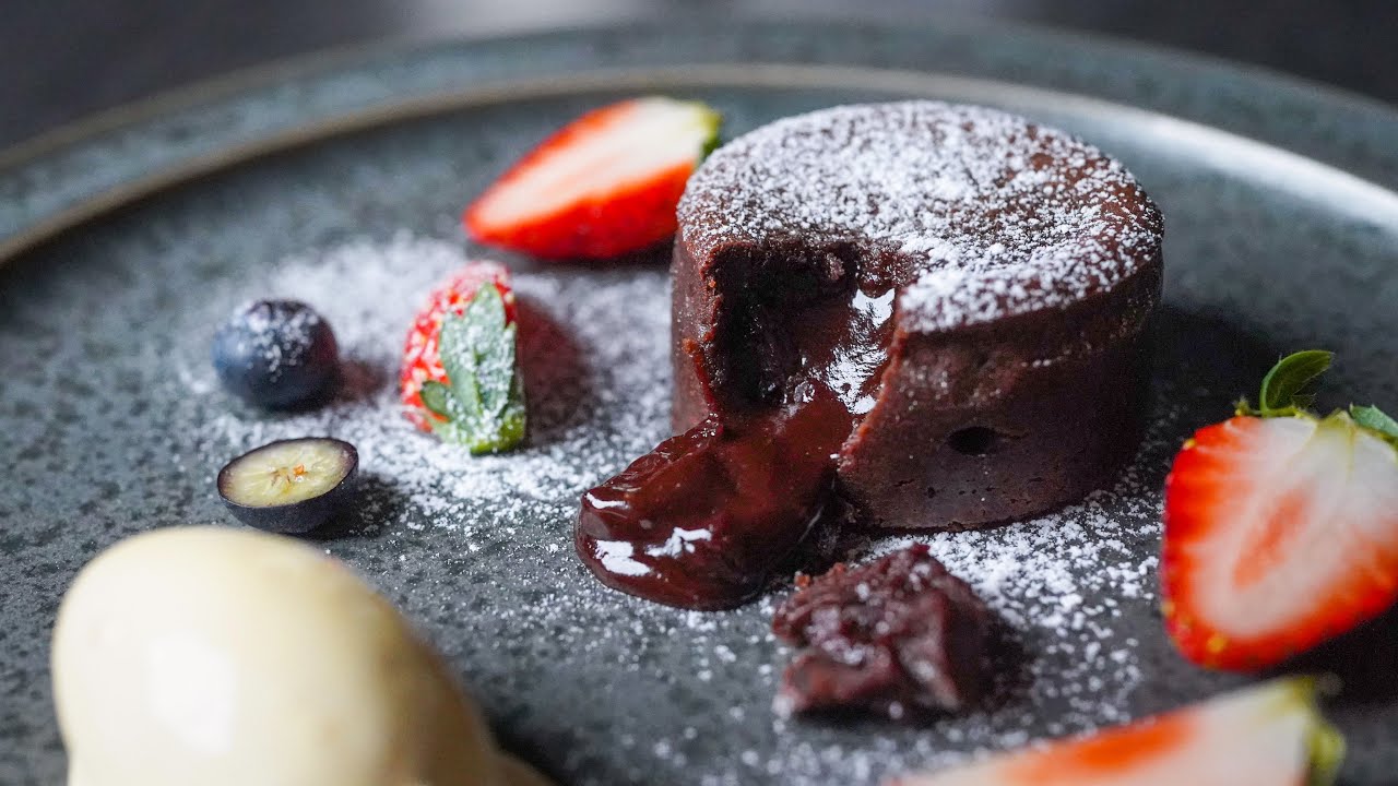 【混ぜて焼くだけ】ワンポイントで驚く程なめらかな美味しさ 濃厚チョコスイーツ｜シェフの簡単おうちデザート｜フォンダンショコラFondant Au Chocolat