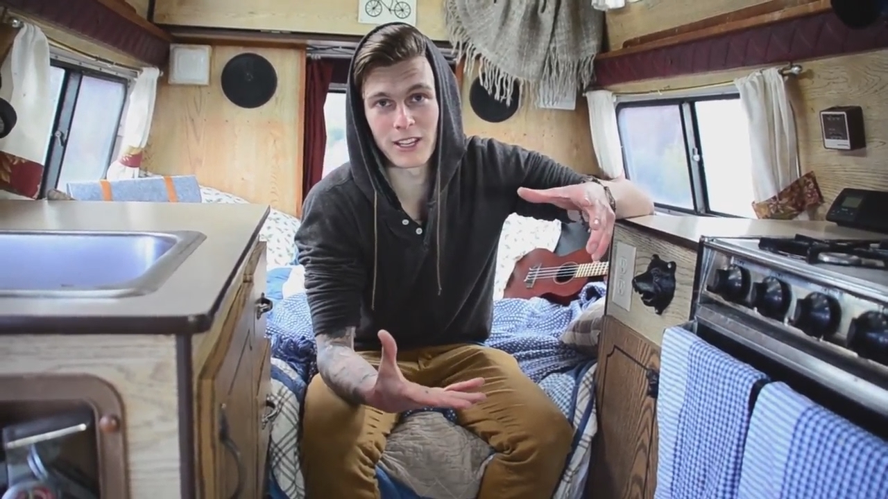 VAN LIFE TOUR :: Vegan Van living full time In a 1986 dodge Ram Camper van in Canada.