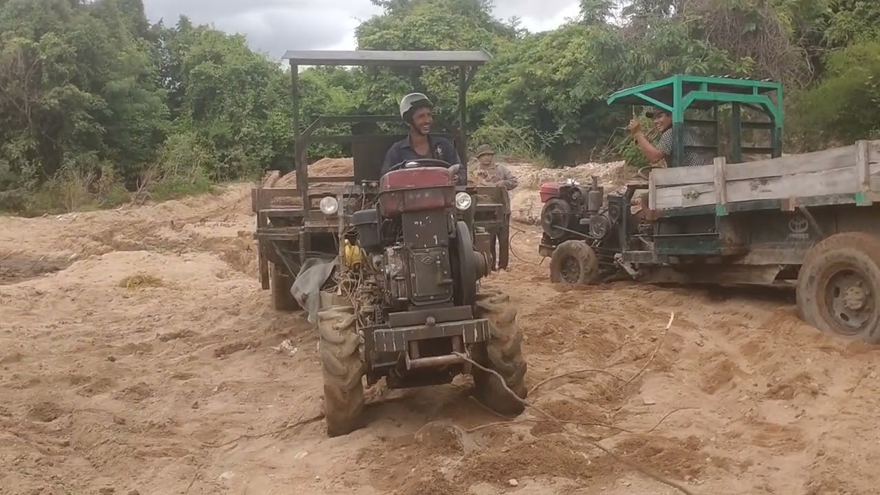 Xe công nông giải cứ xe bị lún và cái kết 