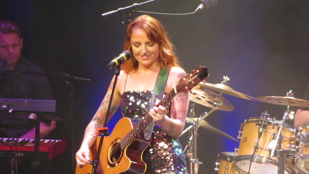 KEZIA GILL with WHISKEY DRINKIN' WOMAN at CITY VARIETIES in LEEDS on AUG 7th 2021