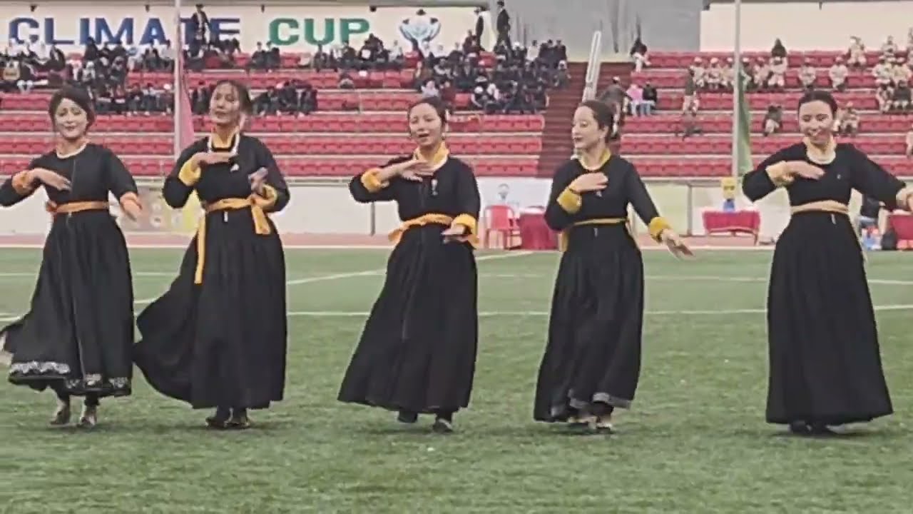 Explore beautiful ladakhi modern dance💃#youtube#dance#leh#culture😱
