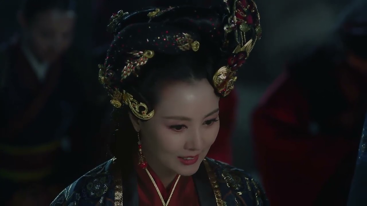 羋月傳：莒姬識破王後的陰謀，匆匆趕至朝堂求見楚威王，讓其前去親視向氏生產，楚威王應允。莒姬攜楚威王奔赴高唐臺，剛落腳便聽得房內嬰孩啼哭。女醫摯將孩子抱出，原來向氏生了個女孩