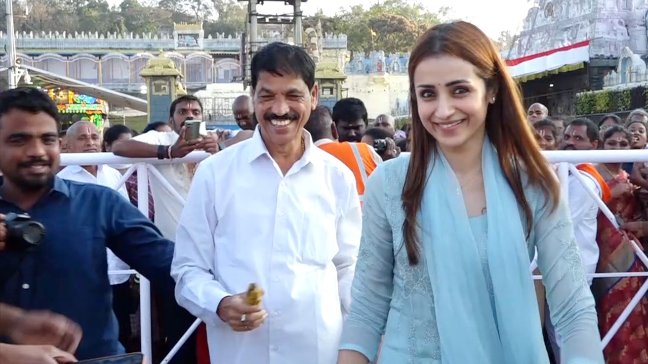 Actress Trisha Visists Tirumala Temple | Manastars Plus