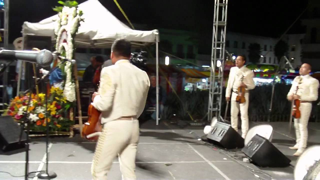 Mariachi Fiesta De Mexico - Popurri Asi Es Jalisco