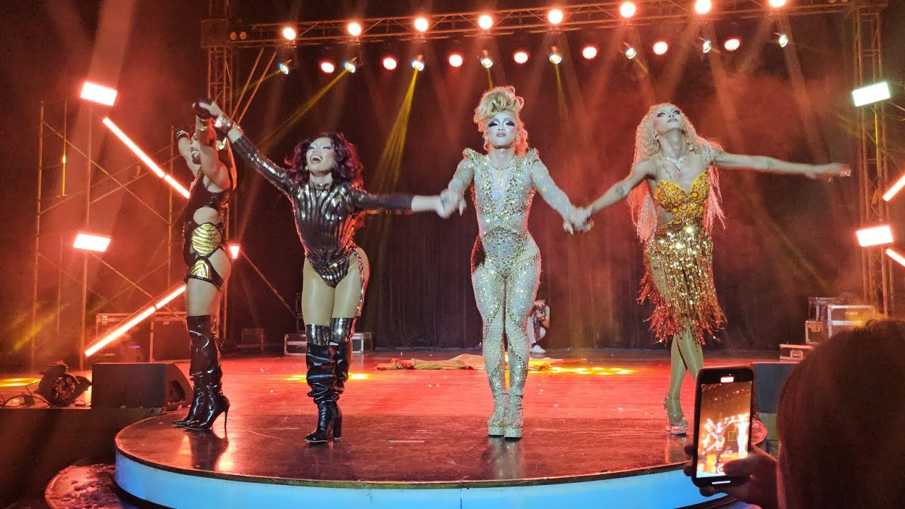 House of Ding at the Laganja Estranja show in Manila