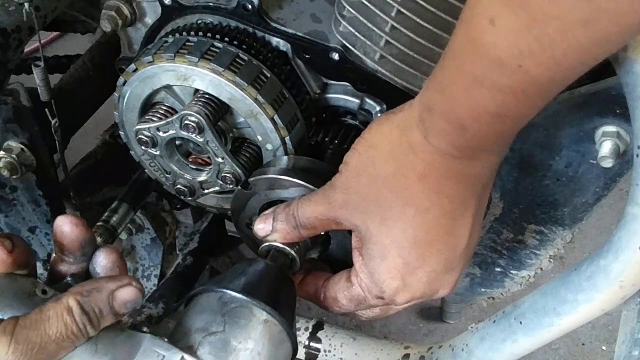 Honda cb 125 how to change clucth lining