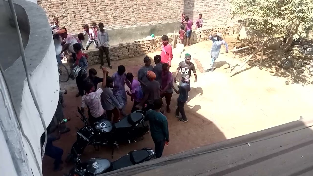 Gav ki holi me aj bhi akta aur sanskaar dikhte hain☺#vairel vlg#love # holi video