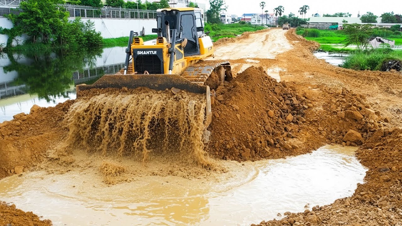 Amazing Construction SHANTUI DH17 C2 Bulldozer & Dump Trucks Filling Soil